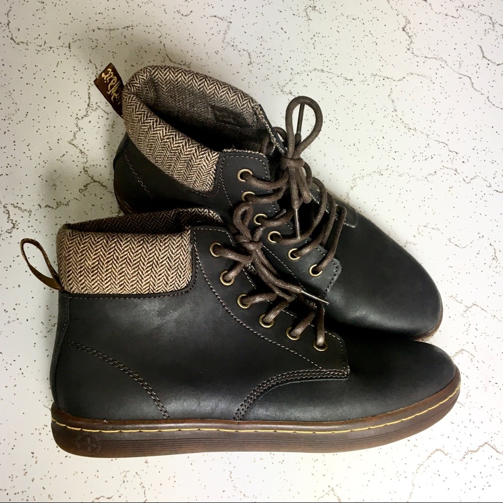 Dr. Martens Maelly brown herringbone collar boot